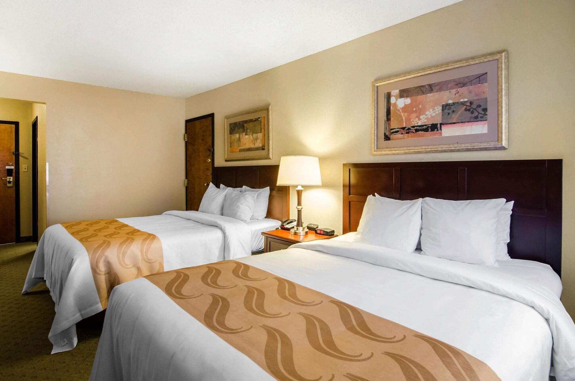 Quality Inn Summersville Exterior photo